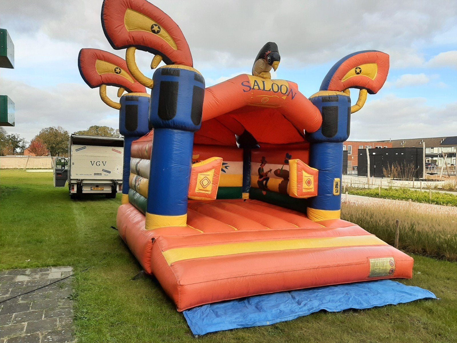Springkussen Saloon te koop, Ophalen, Gebruikt, Onbekend, Onbekend