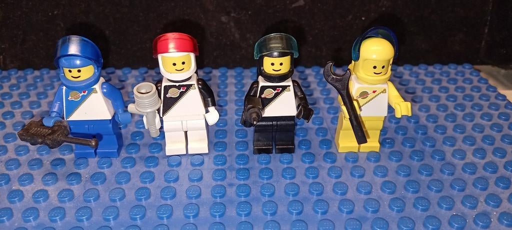 LEGO space Futuron. 4 ruimtevaarders compleet., Ophalen of Verzenden, Zo goed als nieuw