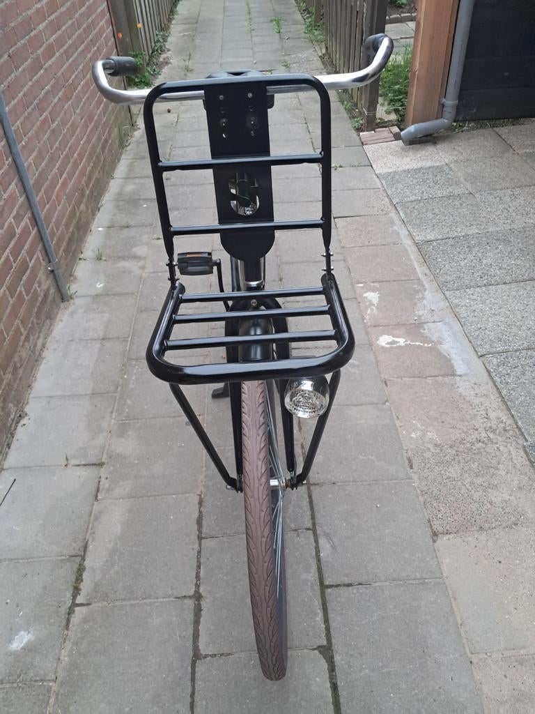 Zwarte omafiets met voordrager - Spirit, Fietsen en Brommers, Fietsen | Dames | Omafietsen, Terugtraprem, Ophalen of Verzenden