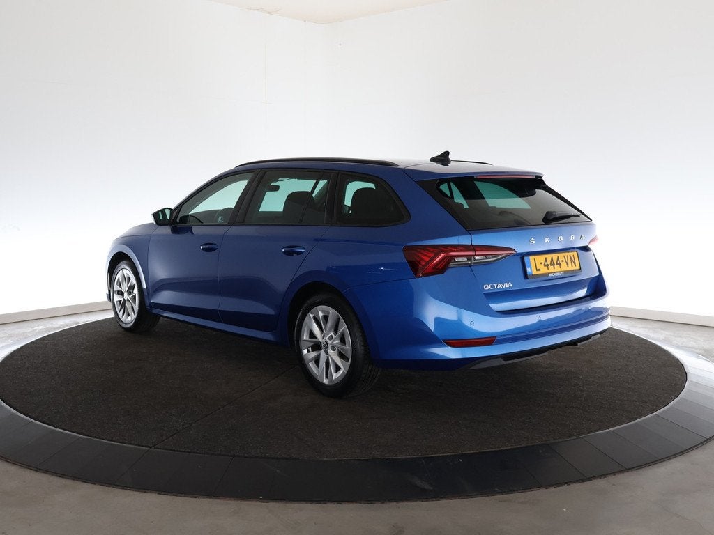 Skoda Octavia Combi 1.5 TSI First Edition | Navi | Clima | T, 21 km/l, Stof, 150 pk, Blauw