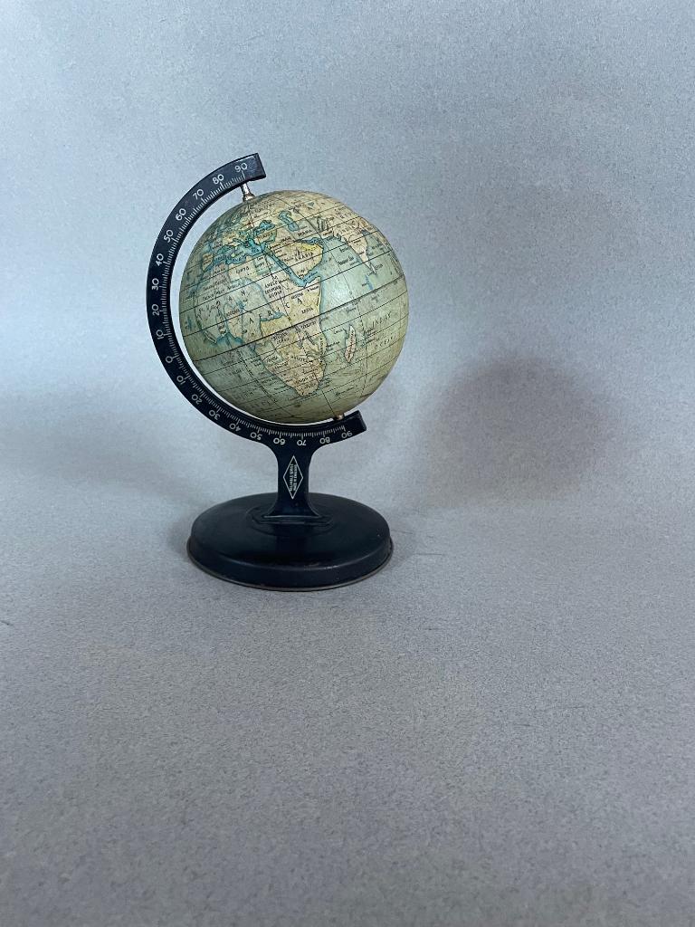 Kleine antieke blikken globe van Engelse makelij, Ophalen of Verzenden