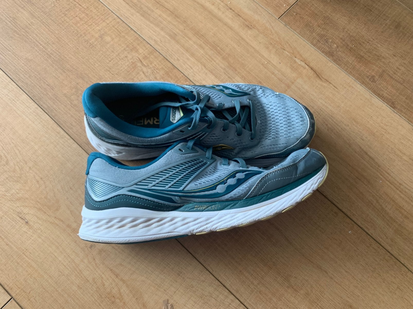 Saucony PWR Run RS maat 44, Ophalen of Verzenden, Zo goed als nieuw, Blauw