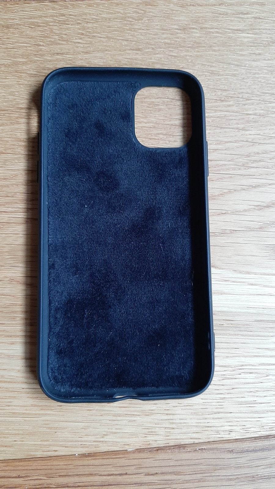 Cover voor IPhone XR. Binnenzijde fluweel., Telecommunicatie, Zwart, Frontje of Cover, Ophalen of Verzenden, Zo goed als nieuw