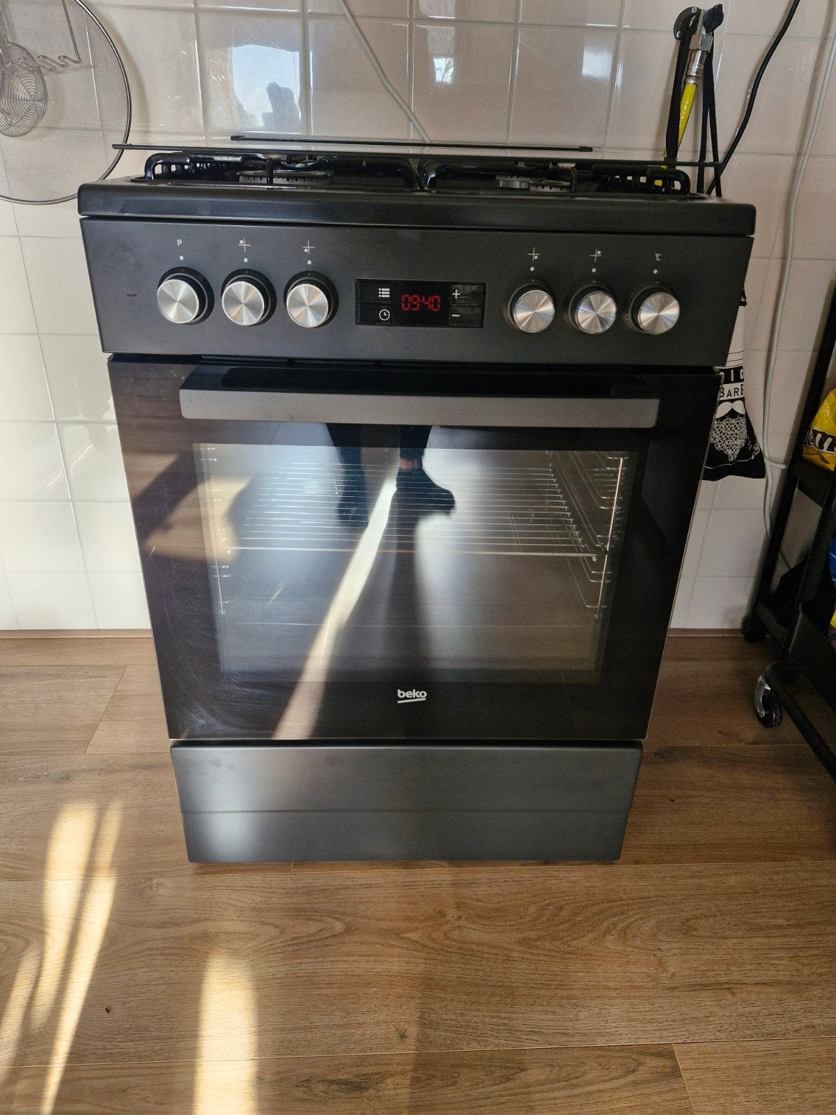 Beko gasfornuis met oven antraciet/zwart energieklasse A, Witgoed en Apparatuur, Ophalen, Grill, 4 kookzones, Zo goed als nieuw