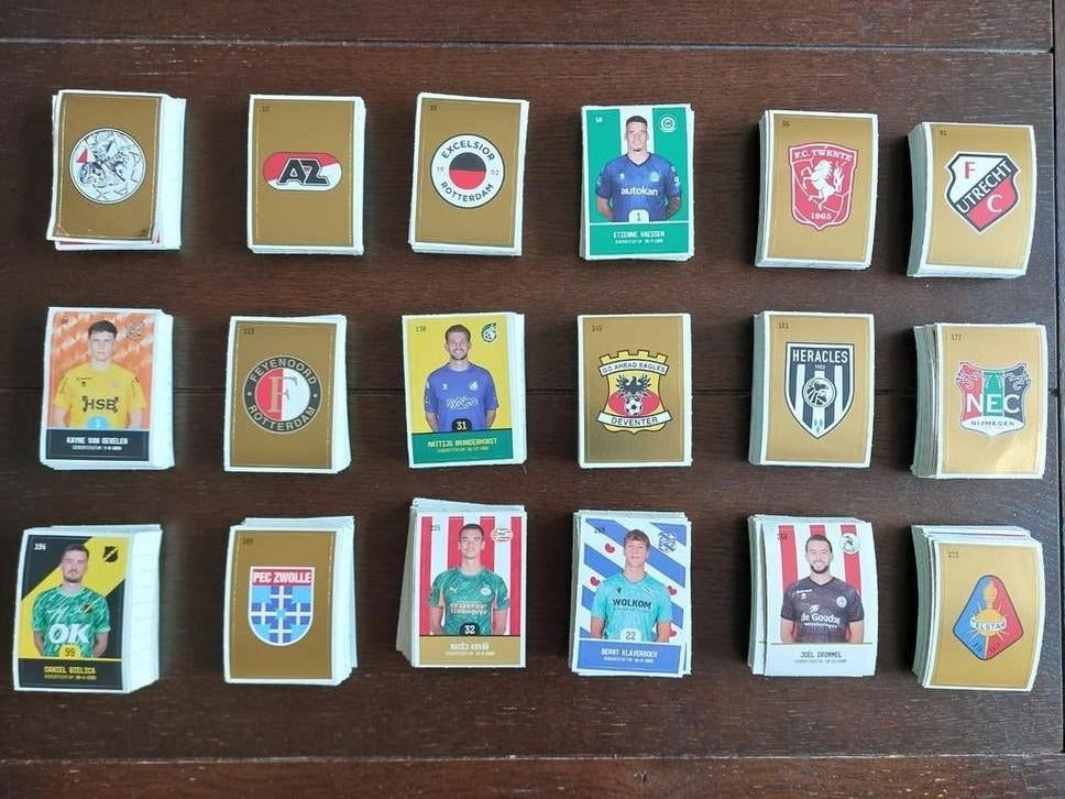 Voetbalplaatjes / -stickers dubbel, Ophalen of Verzenden