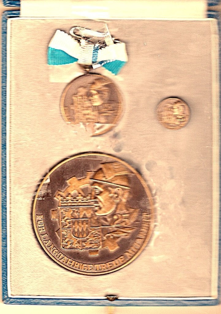 DUITSE MEDAILLE KAMER VAN KOOPHANDEL INDUSTRIE MUNCHEN, Ophalen of Verzenden, Overige materialen