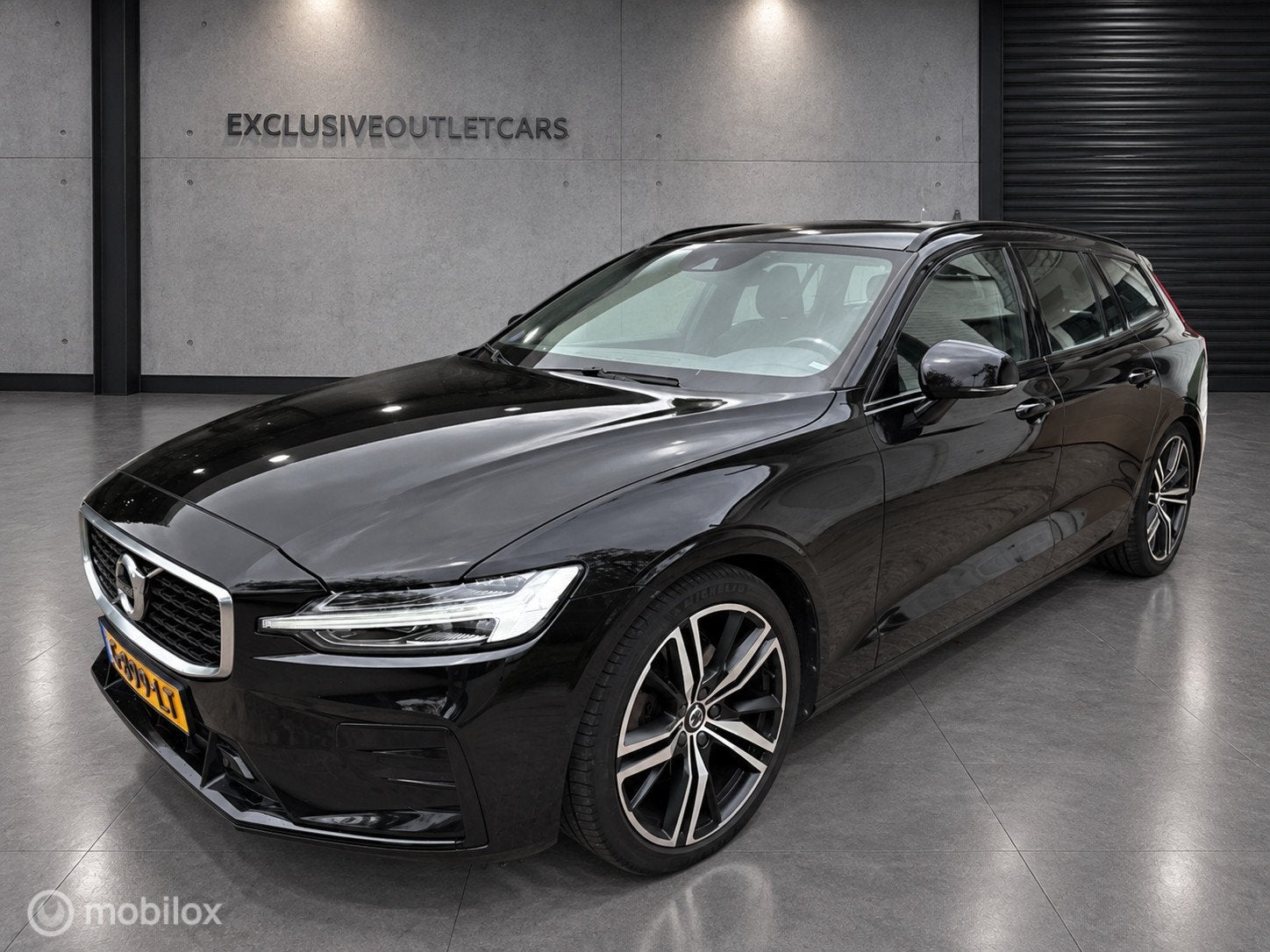 Volvo V60 2.0 T4 R-Design 211 pk BLIS Polestar tuning, Auto's, Verwarmde buitenspiegels, 15 km/l, Euro 6, 4 cilinders