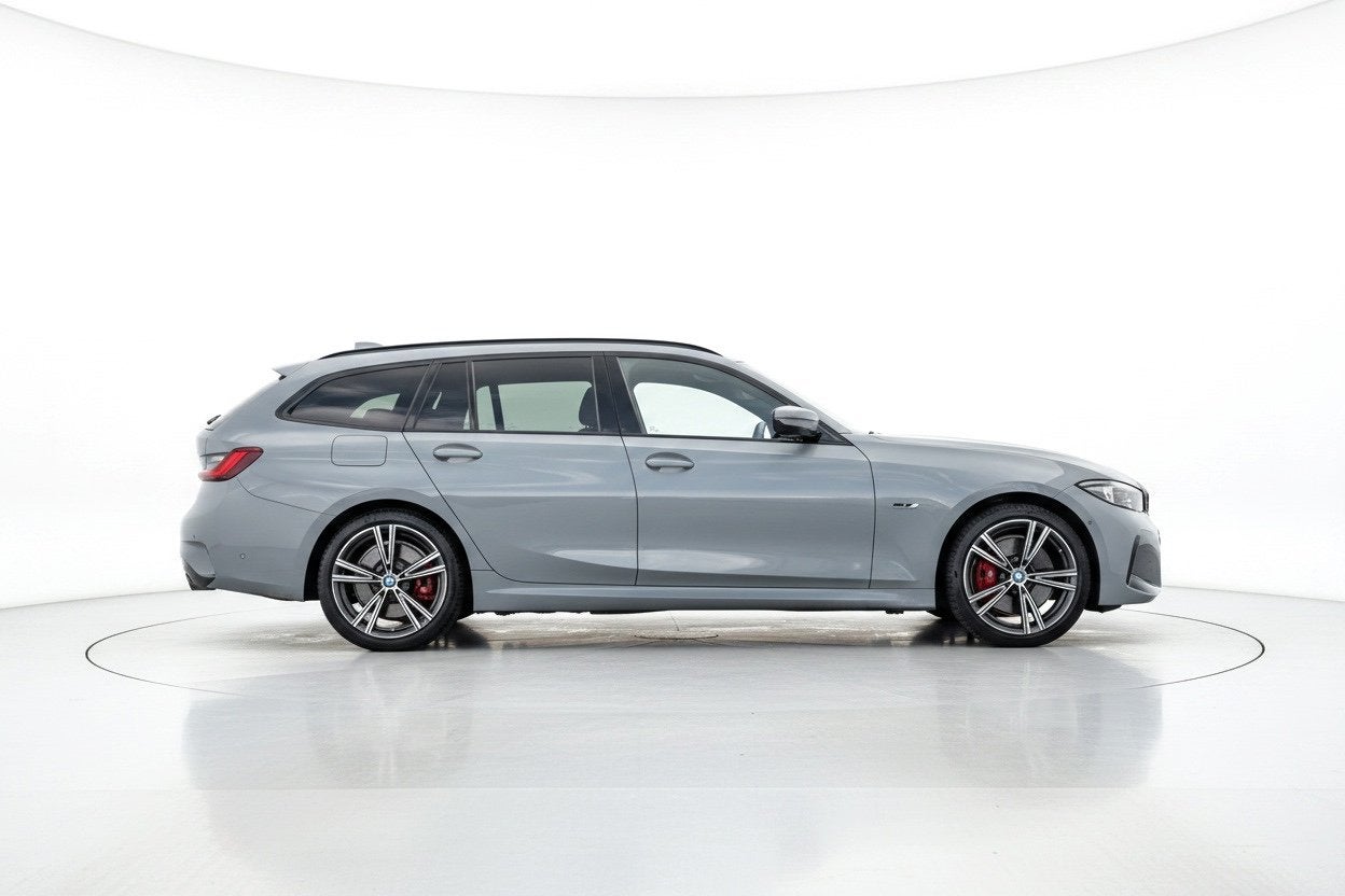 Foto 31 van BMW 3-serie Touring 330e Pano/M-Sport/HUD/Trekhaak
