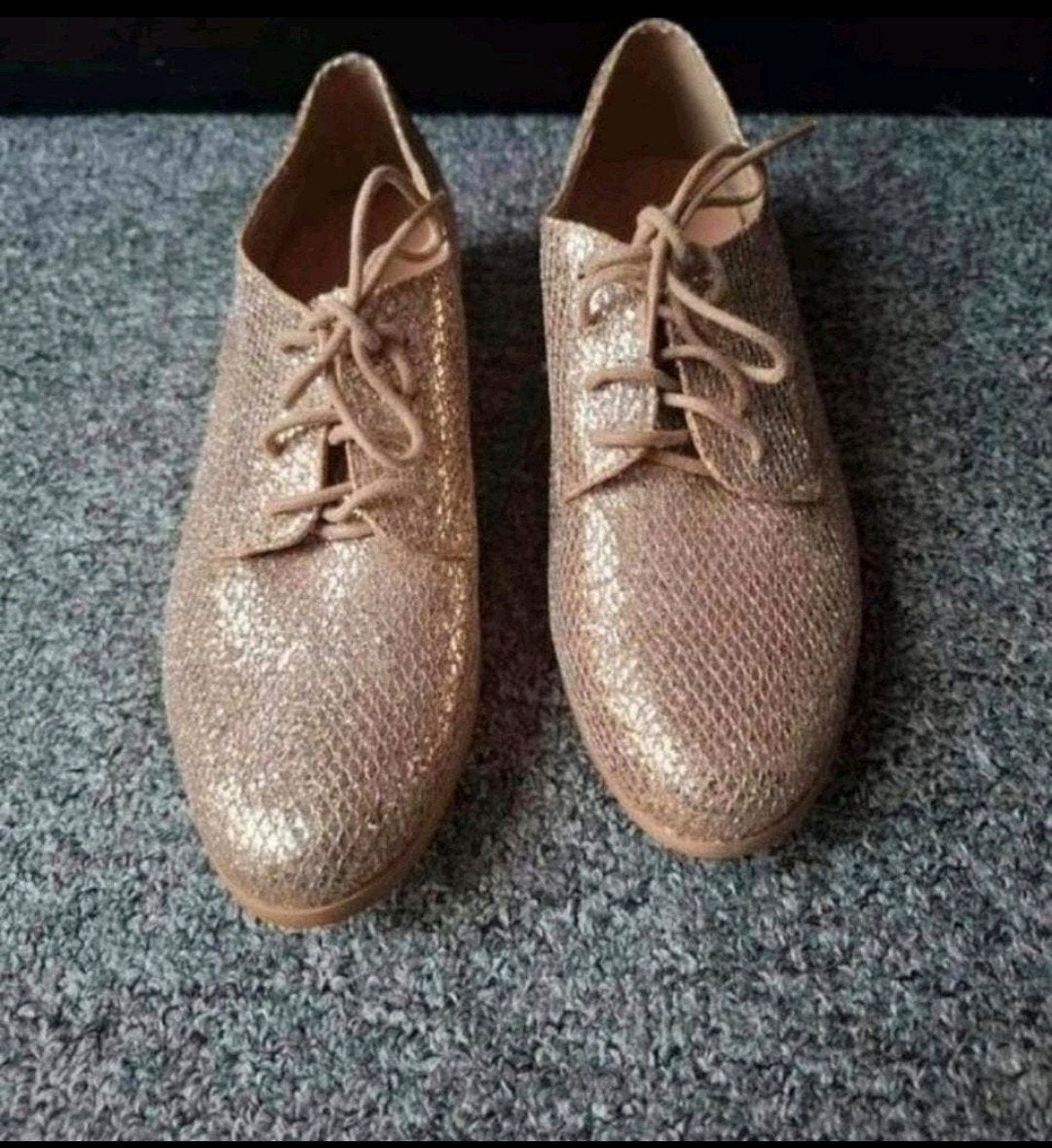 bestelle veterschoenen goud maat 39, Schoenen met lage hakken, Ophalen of Verzenden, Zo goed als nieuw, Geel