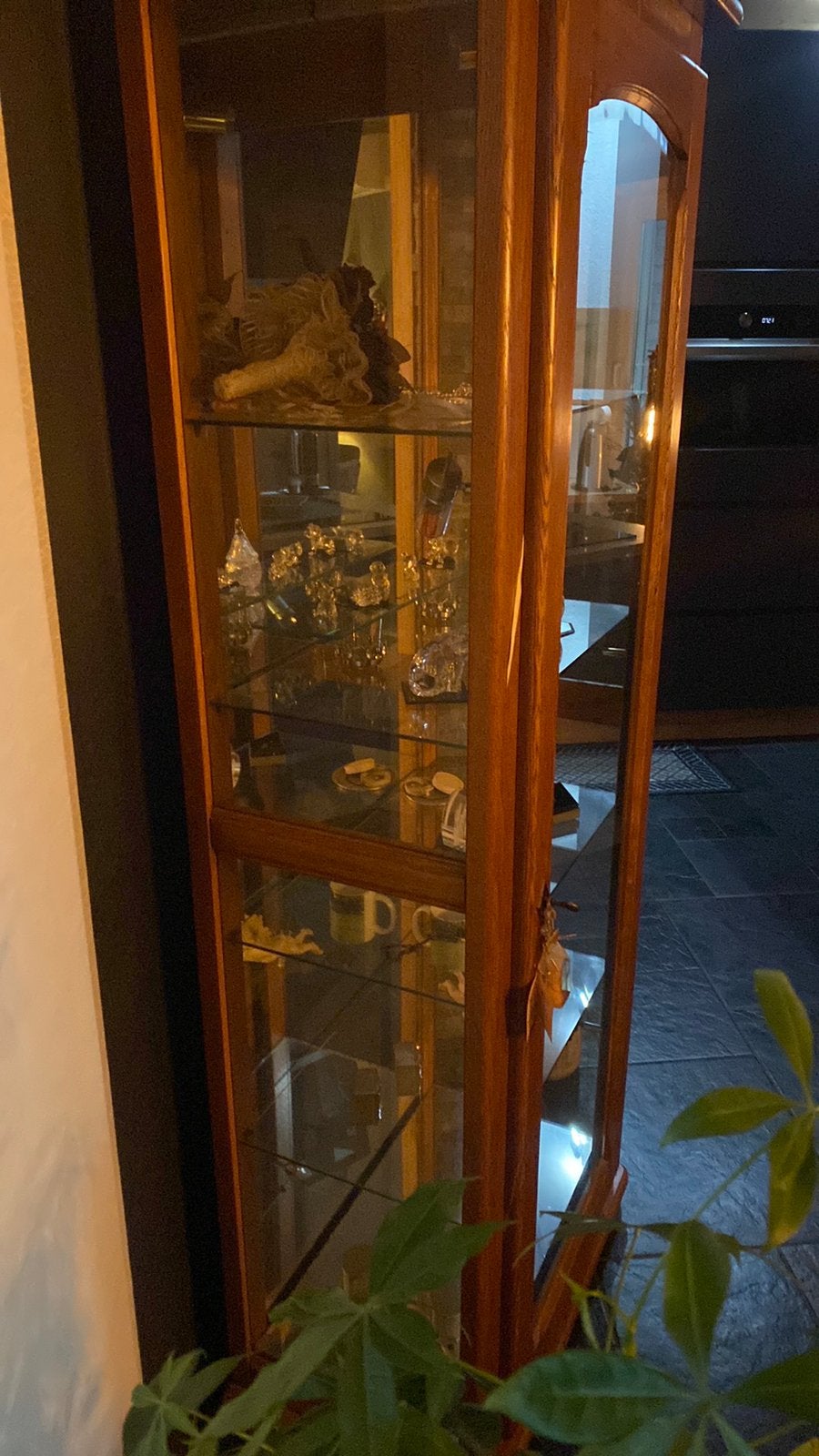 Eiken houten vitrinekast met glazen deur en zijkanten, Ophalen, 50 tot 100 cm, Zo goed als nieuw, 150 tot 200 cm