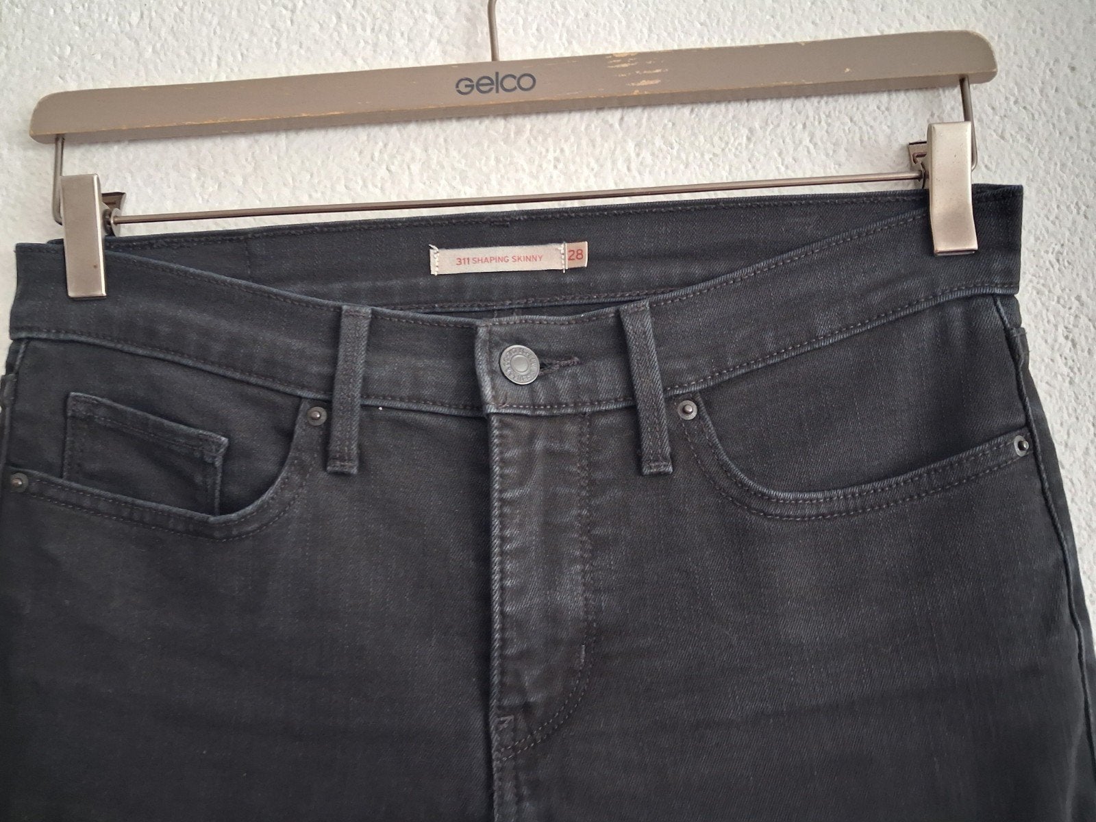 Levi's 311 Shaping Skinny Jeans - Zwart - Maat W28 L32, Zwart, Ophalen of Verzenden, Zo goed als nieuw, W28 - W29 (confectie 36)