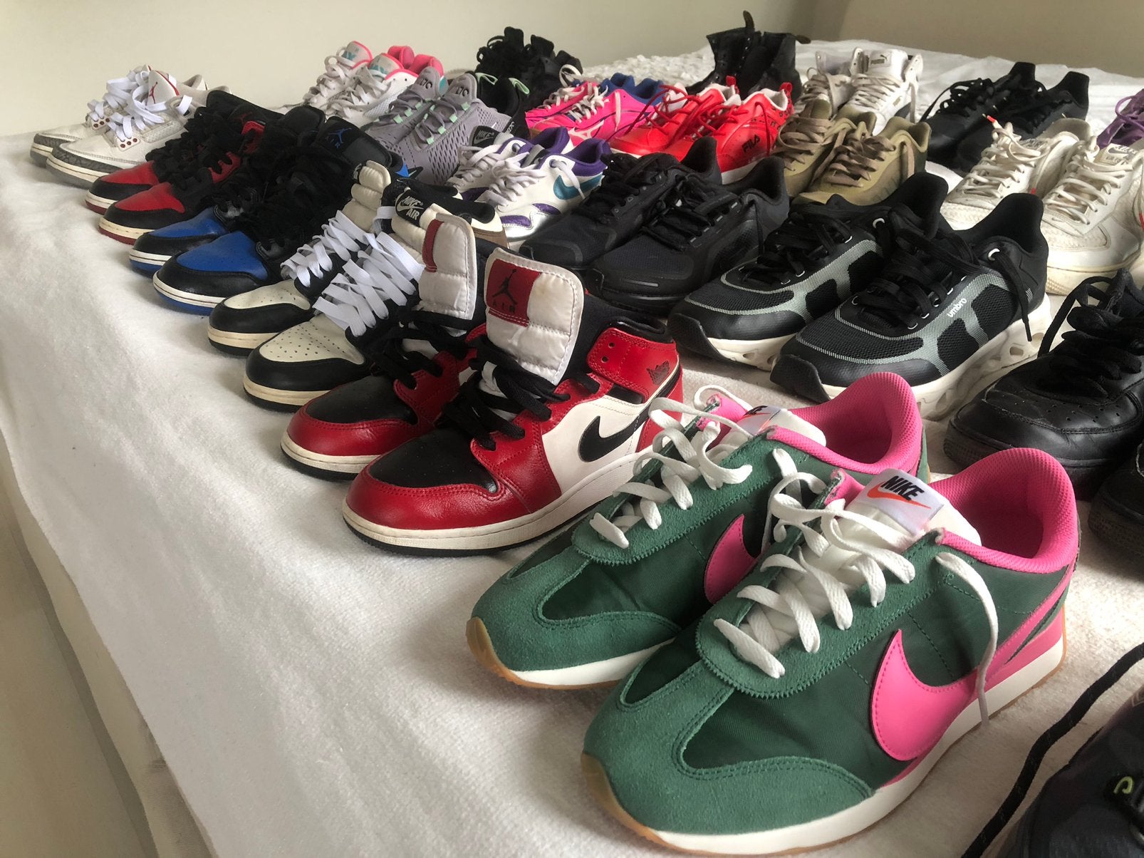 Restpartij 27x sneakers man en vrouw geen box gedragen, Ophalen, Gedragen, Overige kleuren