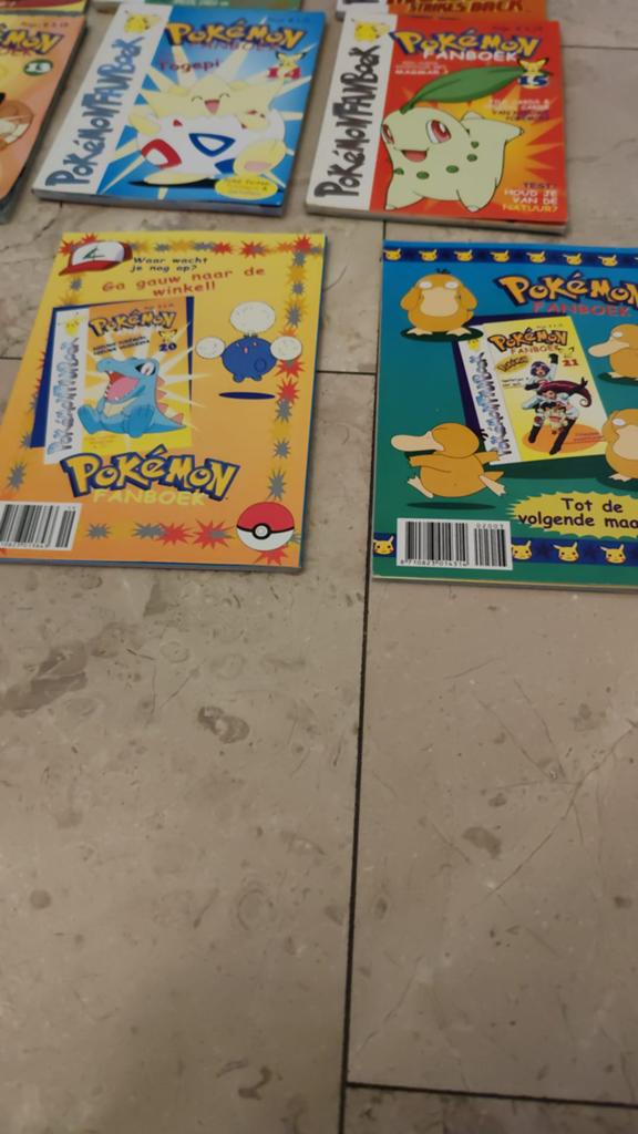 Pokémon Fanboeken - Diverse nummers met speciale kaarten, Meerdere stripboeken, Ophalen, Gelezen