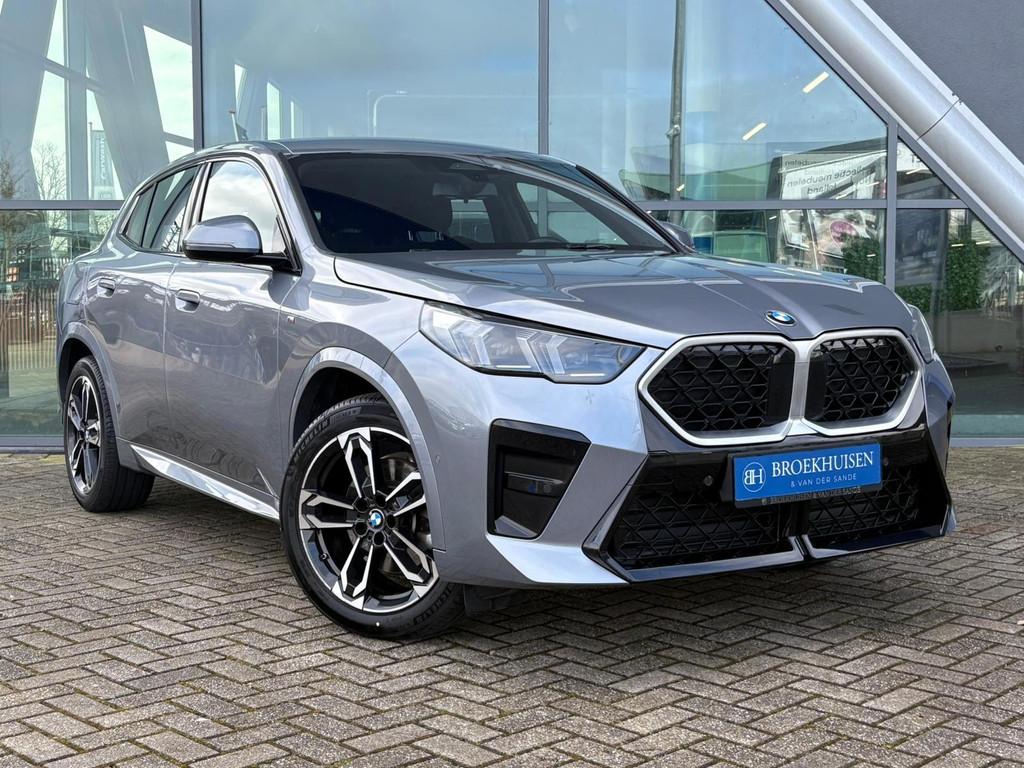 BMW X2 SDrive20i Launch Edition M sport Camera / Harman Kard, Gebruikt, Zwart, 156 pk, Bedrijf
