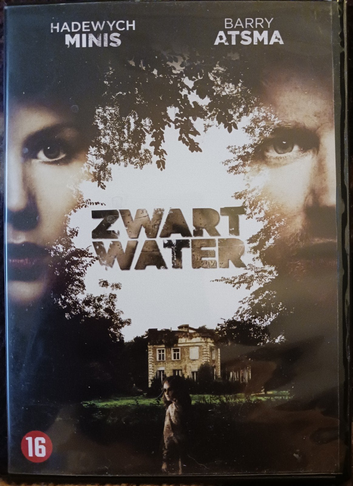 Zwart Water - Psychologische thriller, Psychologische thriller, Vanaf 16 jaar, Zo goed als nieuw, Ophalen of Verzenden