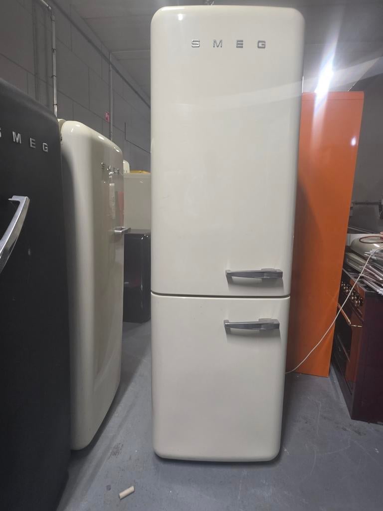 Smeg koelkast crème LED( gratis bezorging), Ophalen, 200 liter of meer, Met aparte vriezer, 160 cm of meer