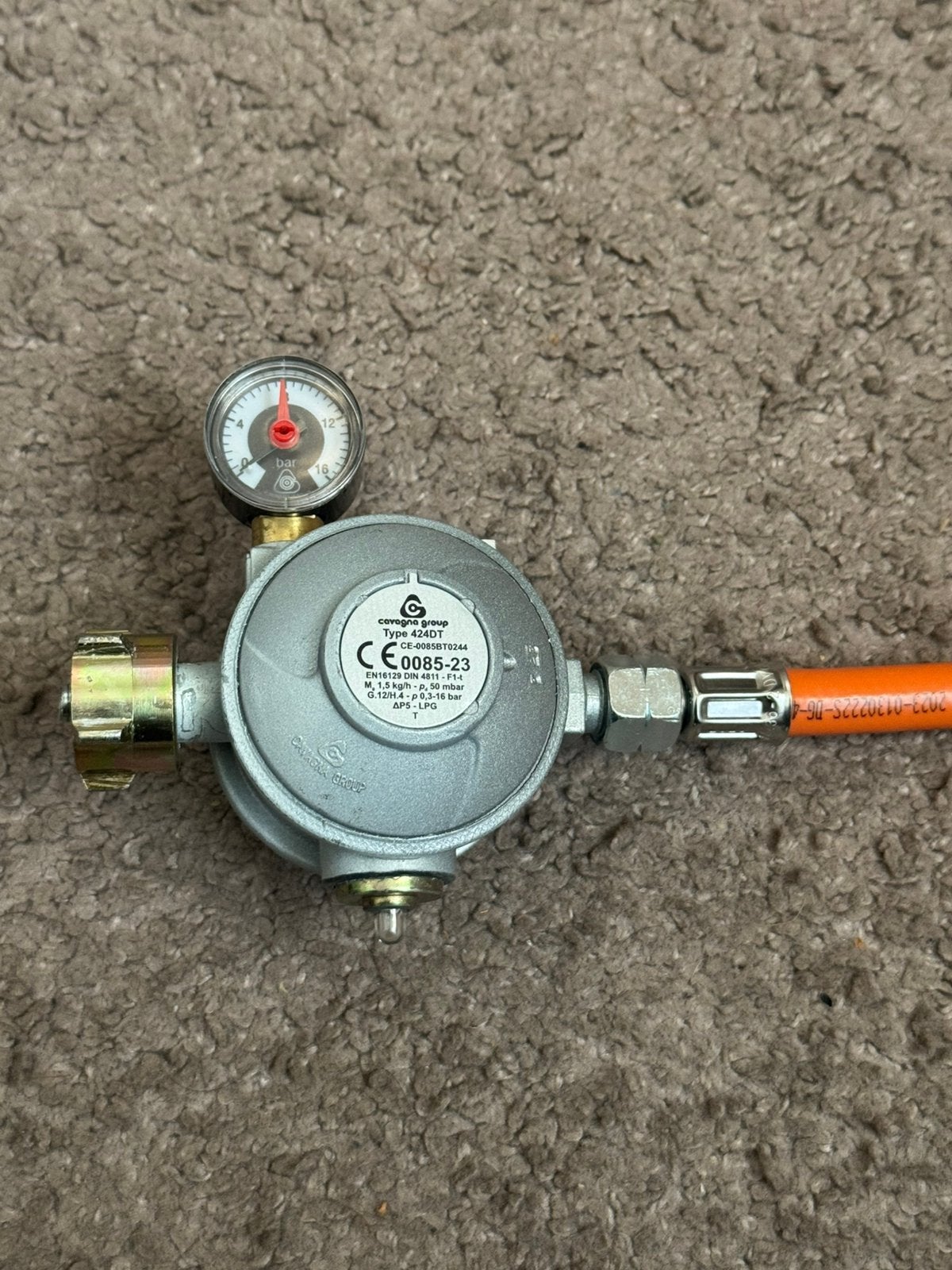 Gasdrukregelaar 50 mbar met manometer en gasslang, Ophalen of Verzenden, Zo goed als nieuw