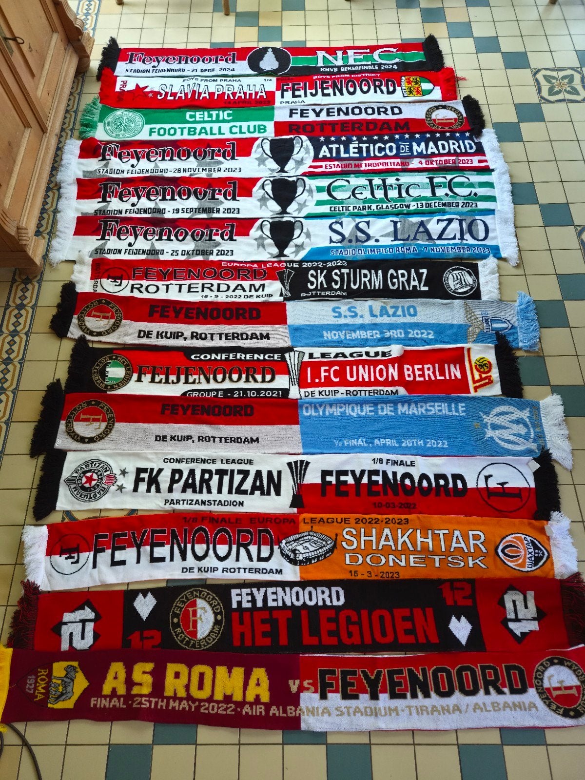 Diverse Feyenoord sjaals - Europees en Eredivisie, Ophalen of Verzenden, Zo goed als nieuw