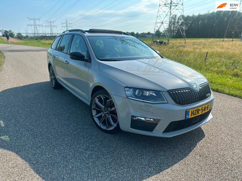 Skoda Octavia Combi 2.0 TDI RS, Auto's, Skoda, Gebruikt, 4 cilinders, Leder, Diesel