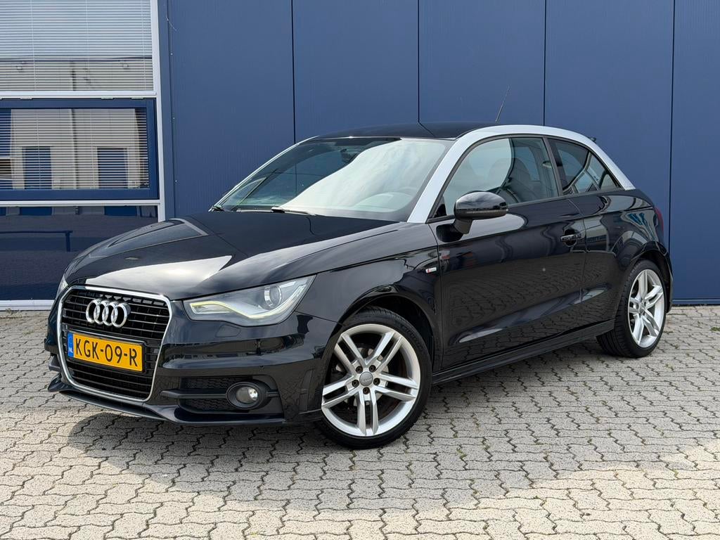 Audi A1 1.2 TFSI 3x S-Line 2011 Zwart|Airco|Xenon|Bluetooth, Voorwielaandrijving, A1, Zwart, Leder en Stof