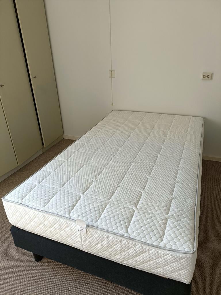 Matras, 120x200, Huis en Inrichting, Slaapkamer | Bedden, Overige materialen, Wit, Ophalen of Verzenden, Zo goed als nieuw