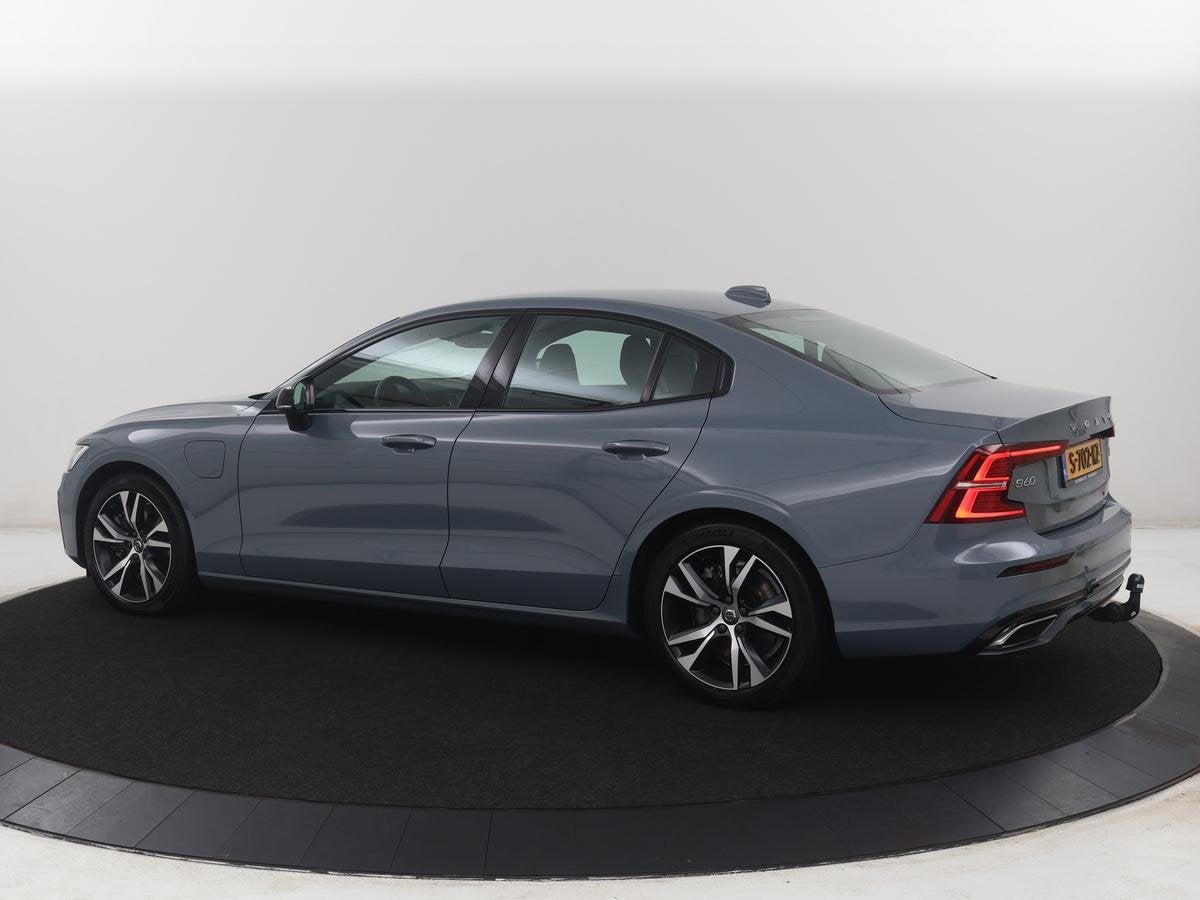 Volvo S60 2.0 Recharge T8 AWD R-Design | SOH 95,6% | 360 Cam, Auto's, Automaat, Gebruikt, Euro 6, 4 cilinders