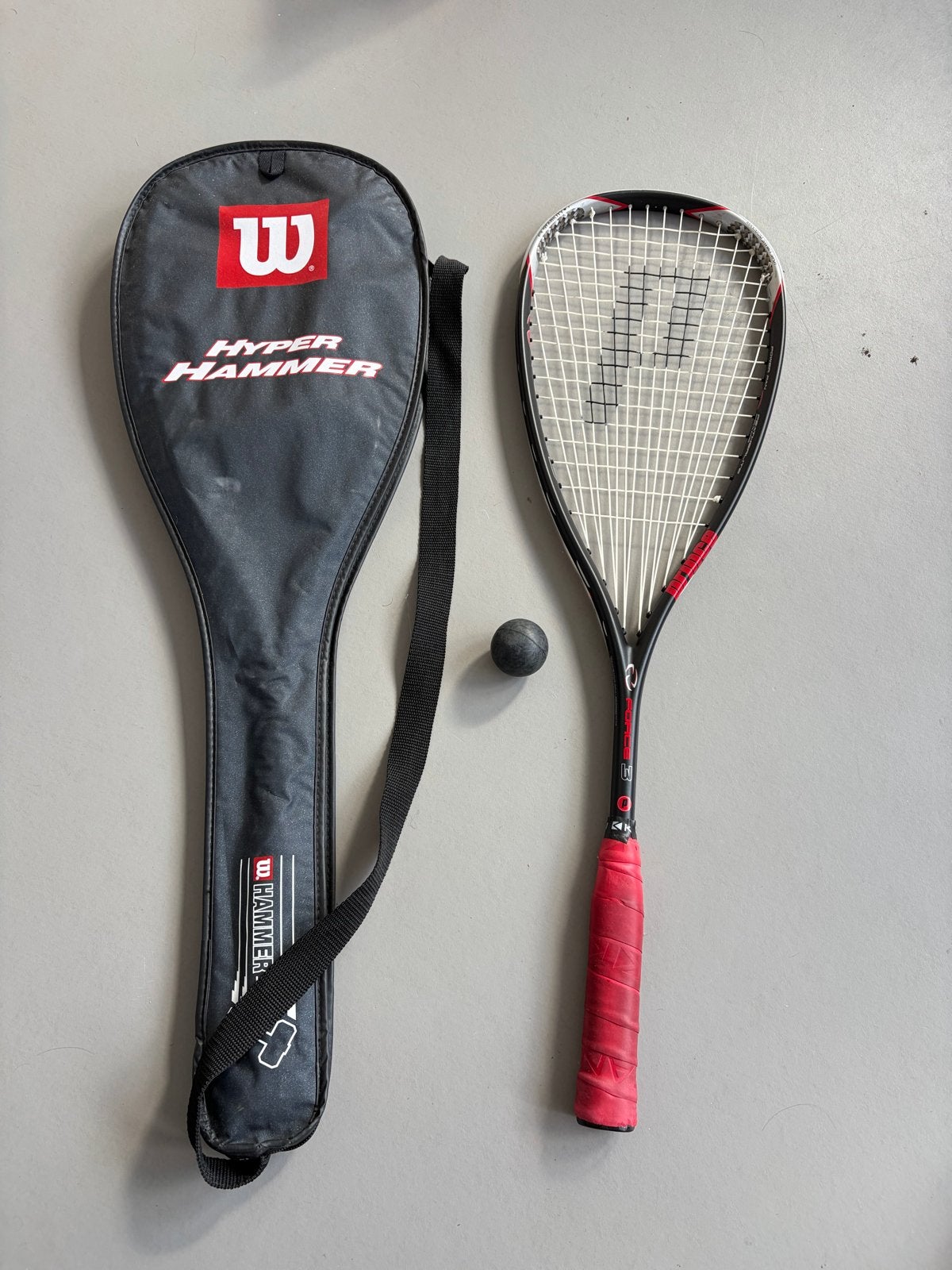 Wilson Hyper Hammer Squash Racket met hoes en bal, Ophalen of Verzenden, Gebruikt, Racket, Met hoes