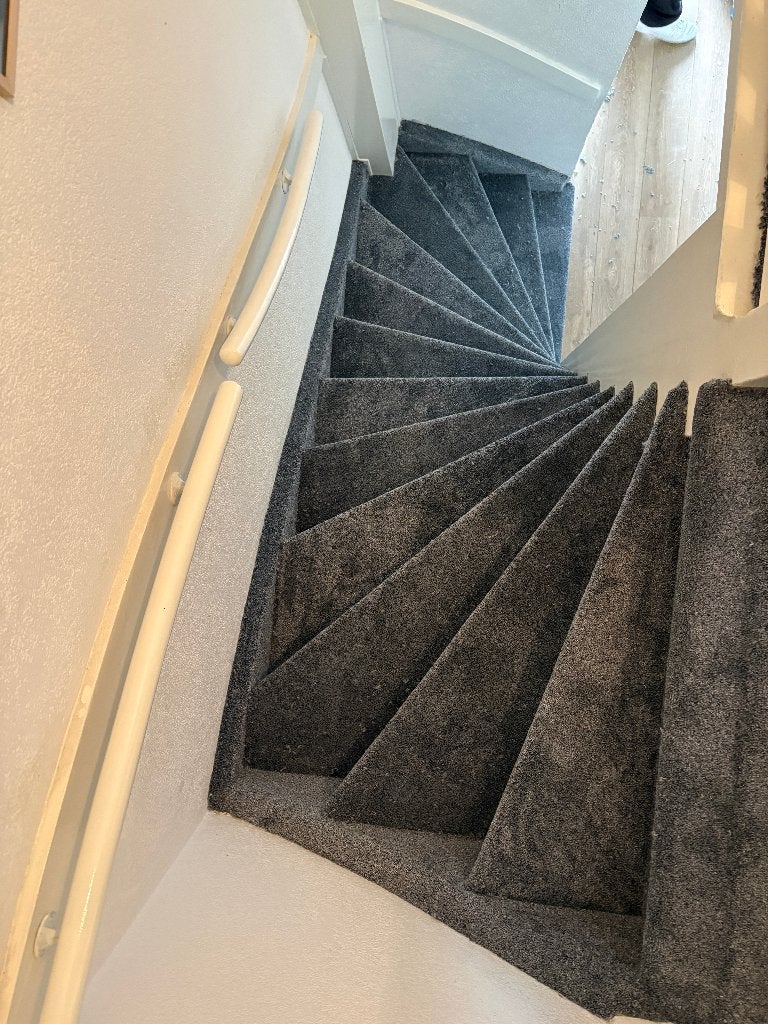 Trapbekleding Rotterdam! Binnen 1 week gelegd!, Nieuw, Ophalen of Verzenden, Tapijt, Middenpolig