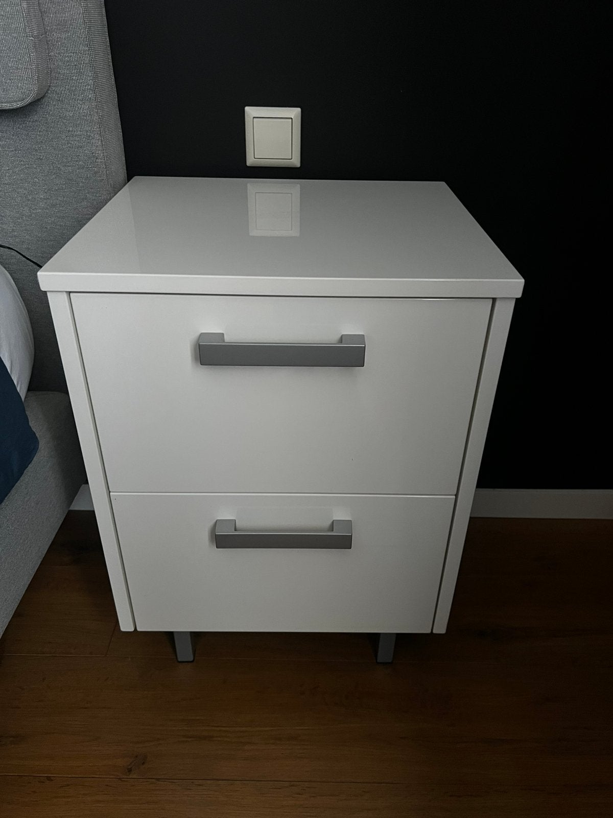Nachtkastje / Bedkastje wit hoogglans – set van 2, Huis en Inrichting, Slaapkamer | Nachtkastjes, Ophalen, Minder dan 45 cm, 55 tot 70 cm