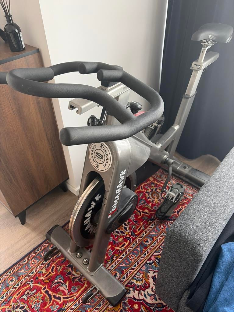 Tomahawk Serie S Spinningfiets - Topconditie voor Thuisworko, Sport en Fitness, Ophalen, Spinningfiets, Zo goed als nieuw, Metaal