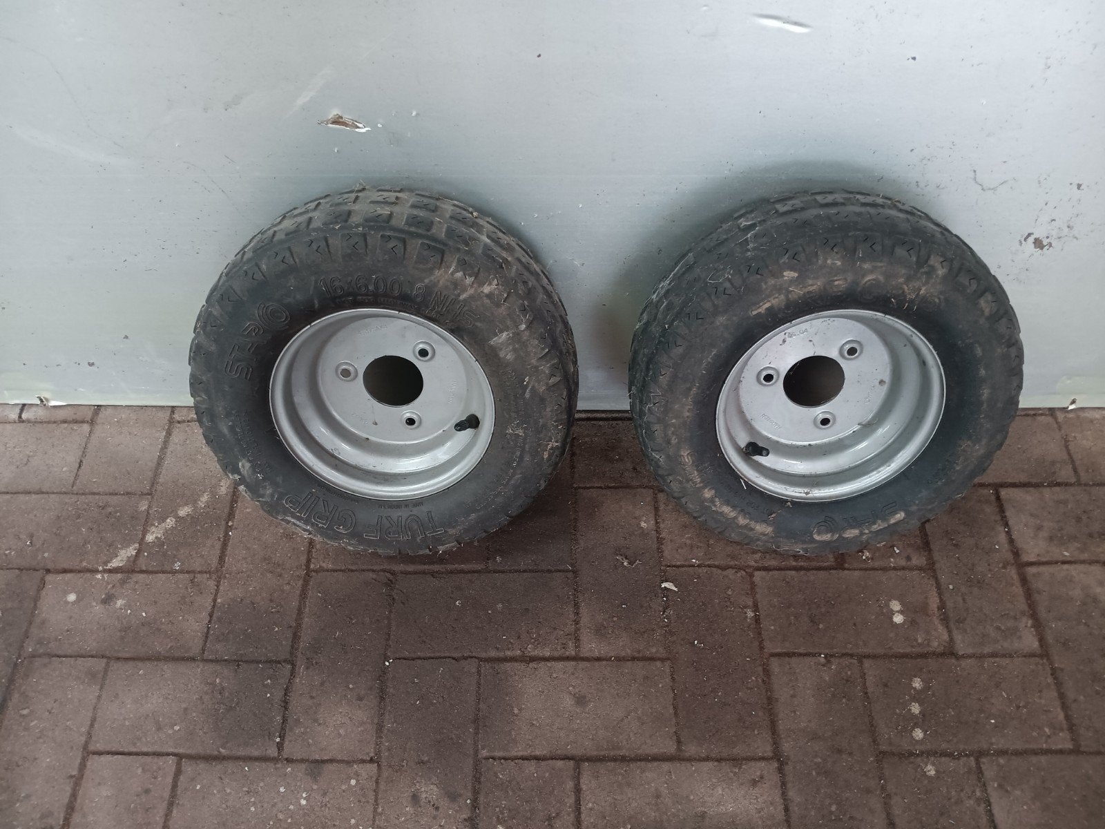 Zitmaaier banden met velg 16x6.00-8 NHS, Ophalen, Gebruikt
