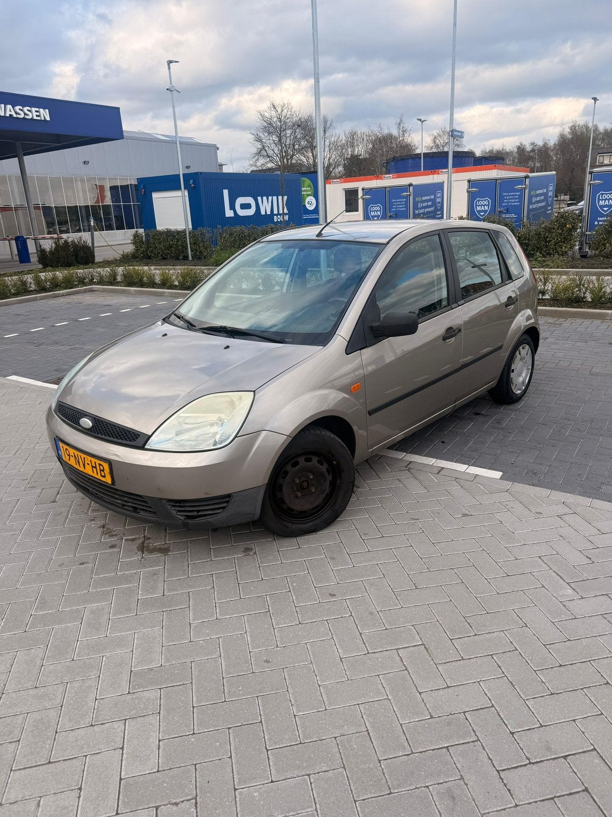 Ford Fiësta 1.4 16V 5DR AUT 2004 Grijs, Auto's, 40 €/maand, 4 cilinders, Origineel Nederlands, Bedrijf