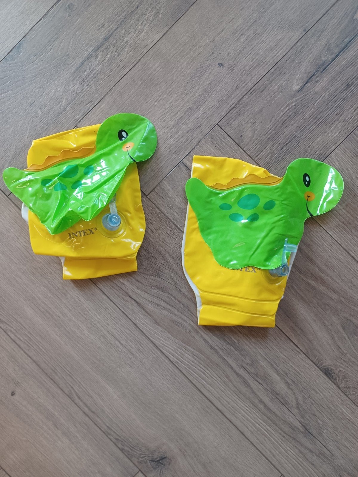 Zwemvleugels dino, Kinderen en Baby's, Speelgoed | Badspeelgoed, Ophalen of Verzenden, Zo goed als nieuw