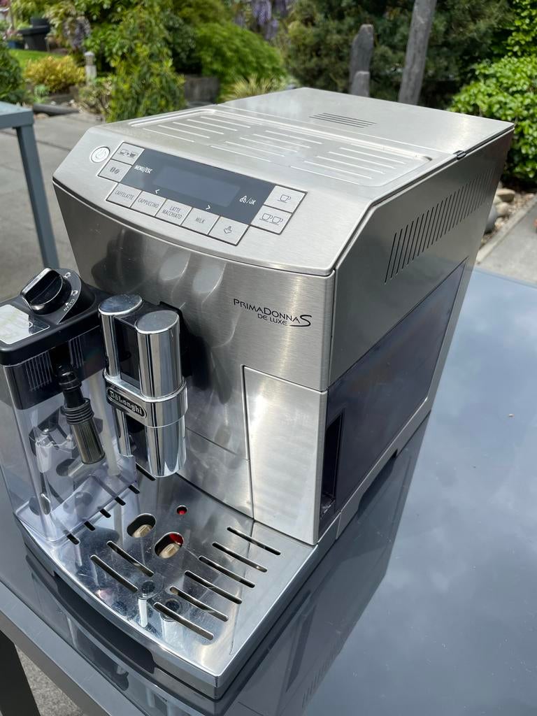 De'Longhi PrimaDonna S De Luxe volautomatische espressomachi, Witgoed en Apparatuur, Koffiezetapparaten, Afneembaar waterreservoir