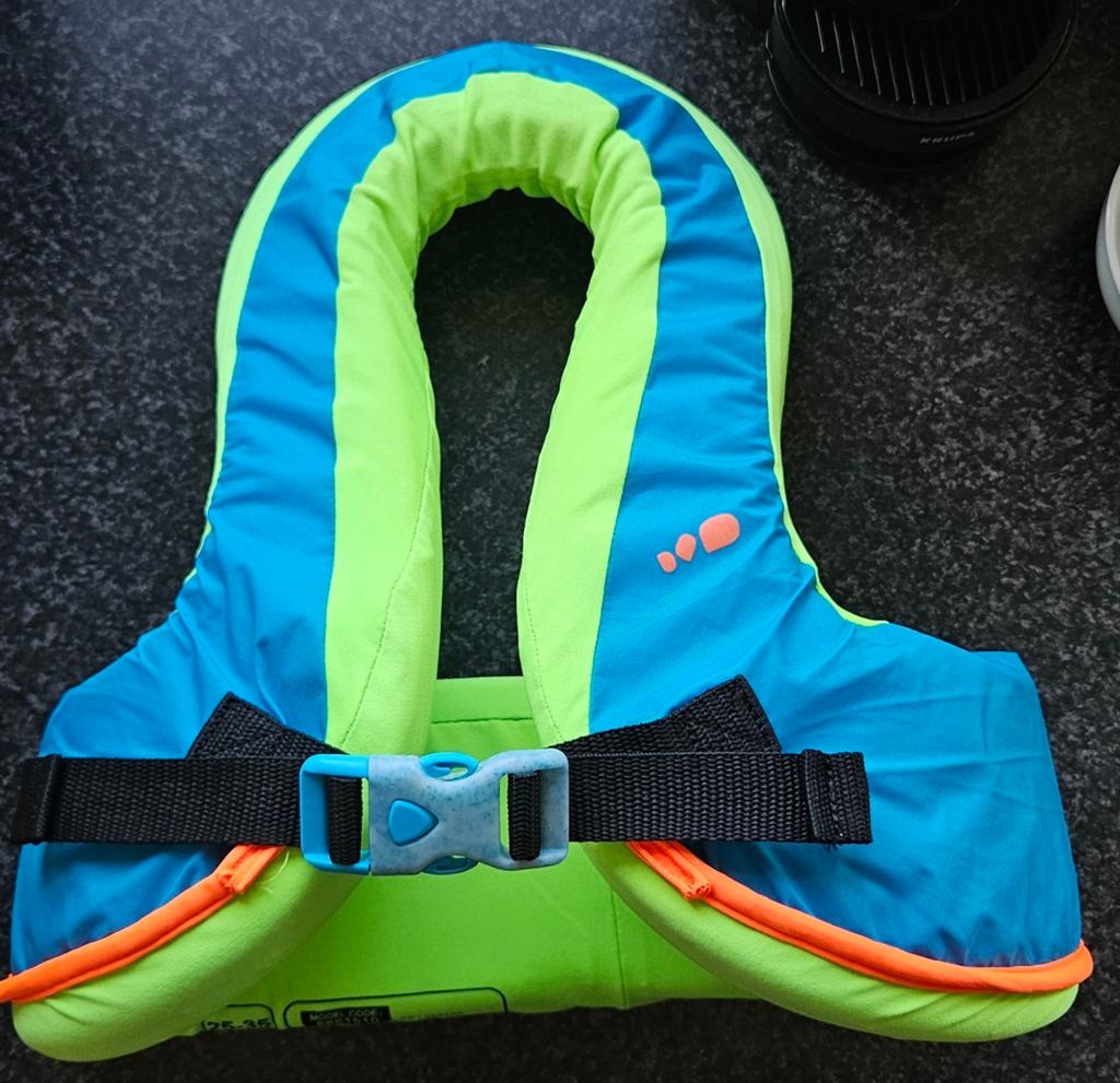 Zwemvest Nabaiji Decathlon 25-35 kilo, Ophalen, Gebruikt, Jongen of Meisje, Overige maten