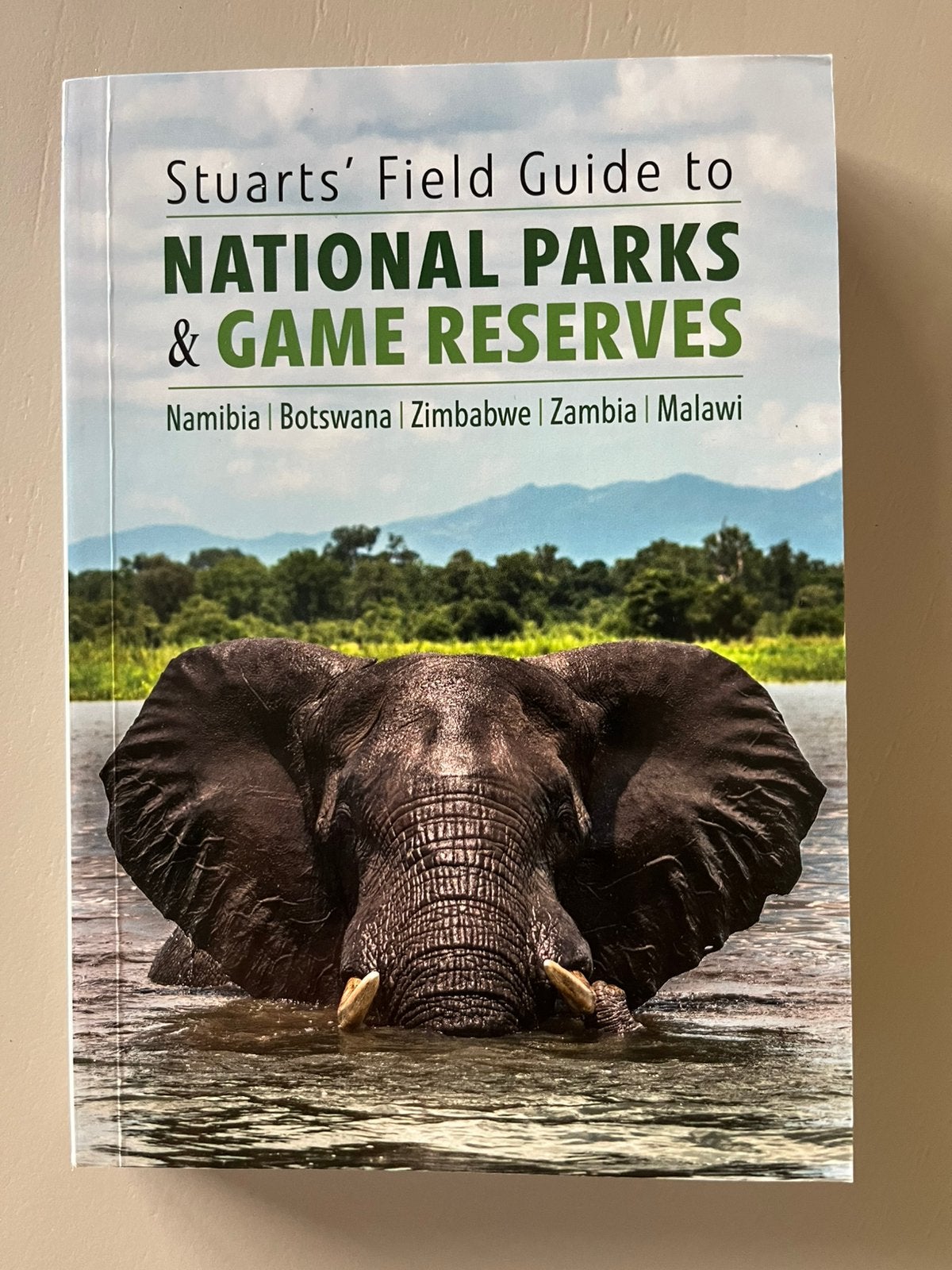 National Parks & Game Reserves, Boeken, Reisgidsen, Overige merken, Afrika, Ophalen of Verzenden, Zo goed als nieuw