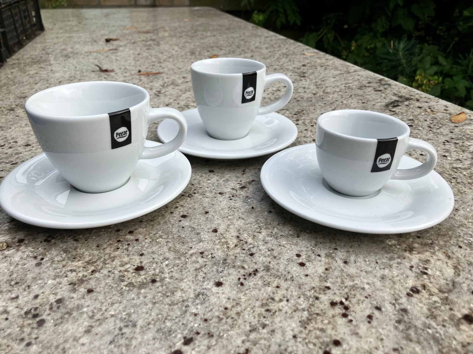 Peeze Koffie Servies: Kopjes, Schotels en Theeglazen, Gebruikt, Keramiek, Ophalen of Verzenden, Effen
