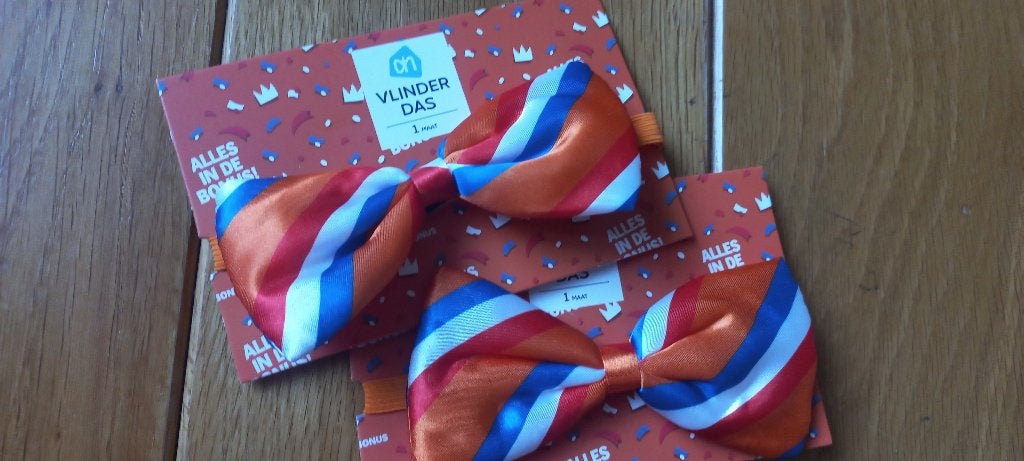 oranje /  rood  / wit blauw vlinderstrikje - nieuw, Ophalen of Verzenden, Nieuw, Overige binnenlandse clubs, Overige typen