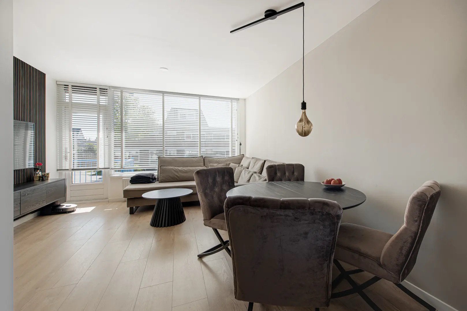 Ronde uitschuifbare eettafel zwart eiken 120-200 cm, Ophalen, Gebruikt, Rond, 100 tot 150 cm