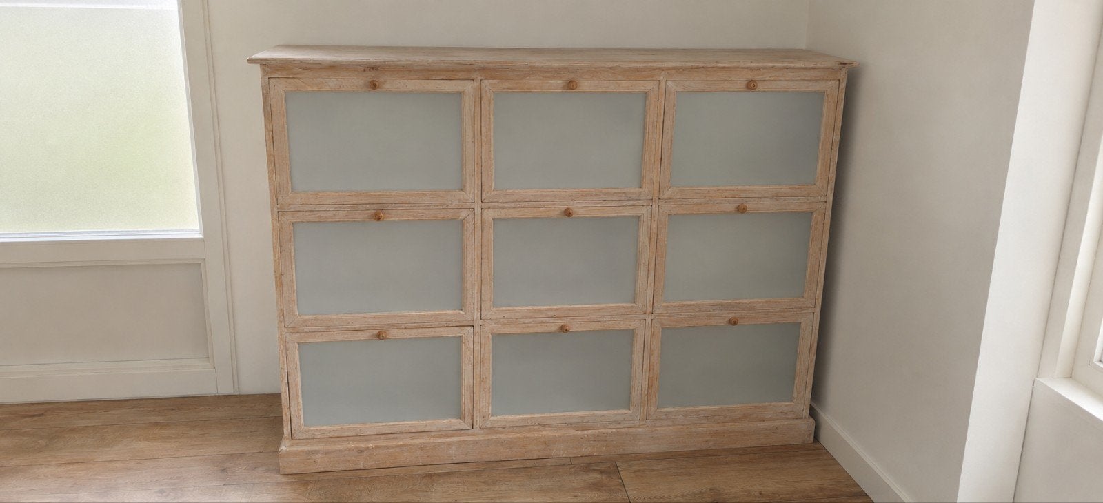Teak houten dressoir met 9 lades en glazen fronten, Ophalen of Verzenden, Zo goed als nieuw