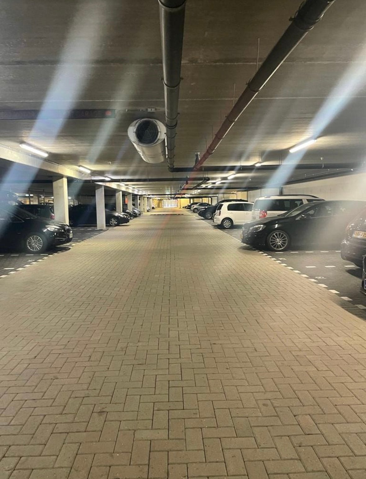 Parkeerplaats te huur - Amsterdam, Huizen en Kamers, Garages en Parkeerplaatsen, Amsterdam