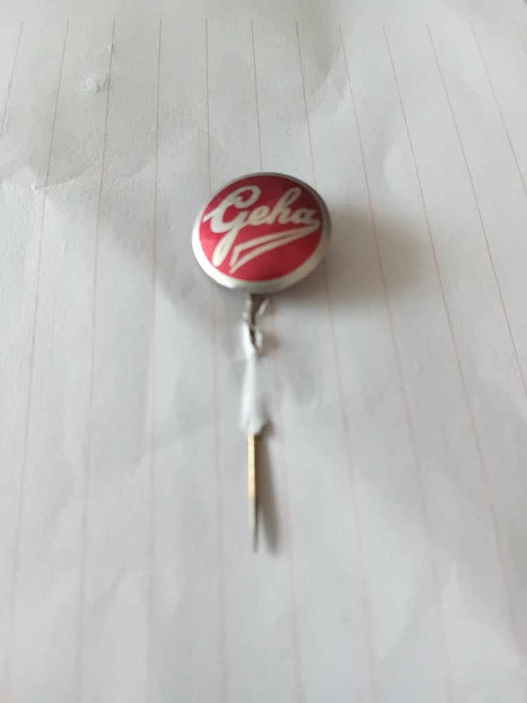 Pin - GEHA - Veenendaal, Ophalen of Verzenden, Zo goed als nieuw, Overige onderwerpen, Speldje of Pin