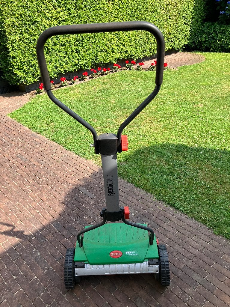 Te koop: Hand Grasmaaier met opvangbak, Tuin en Terras, Gebruikt, Handgrasmaaier, Opvangbak, 30 t/m 39 cm