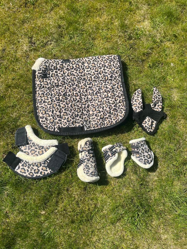 Panterprint dekje+bijbehoren, Dieren en Toebehoren, Meerkleurig, Cob (M), Zadeldekje, Overige materialen
