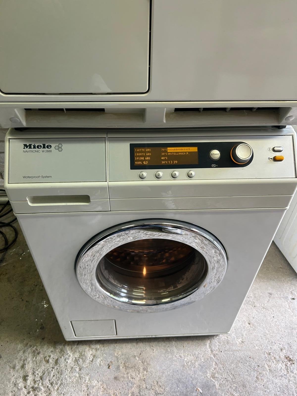 Miele Wasmachine & Droger Set, 4 tot 6 kg, Ophalen, Gebruikt