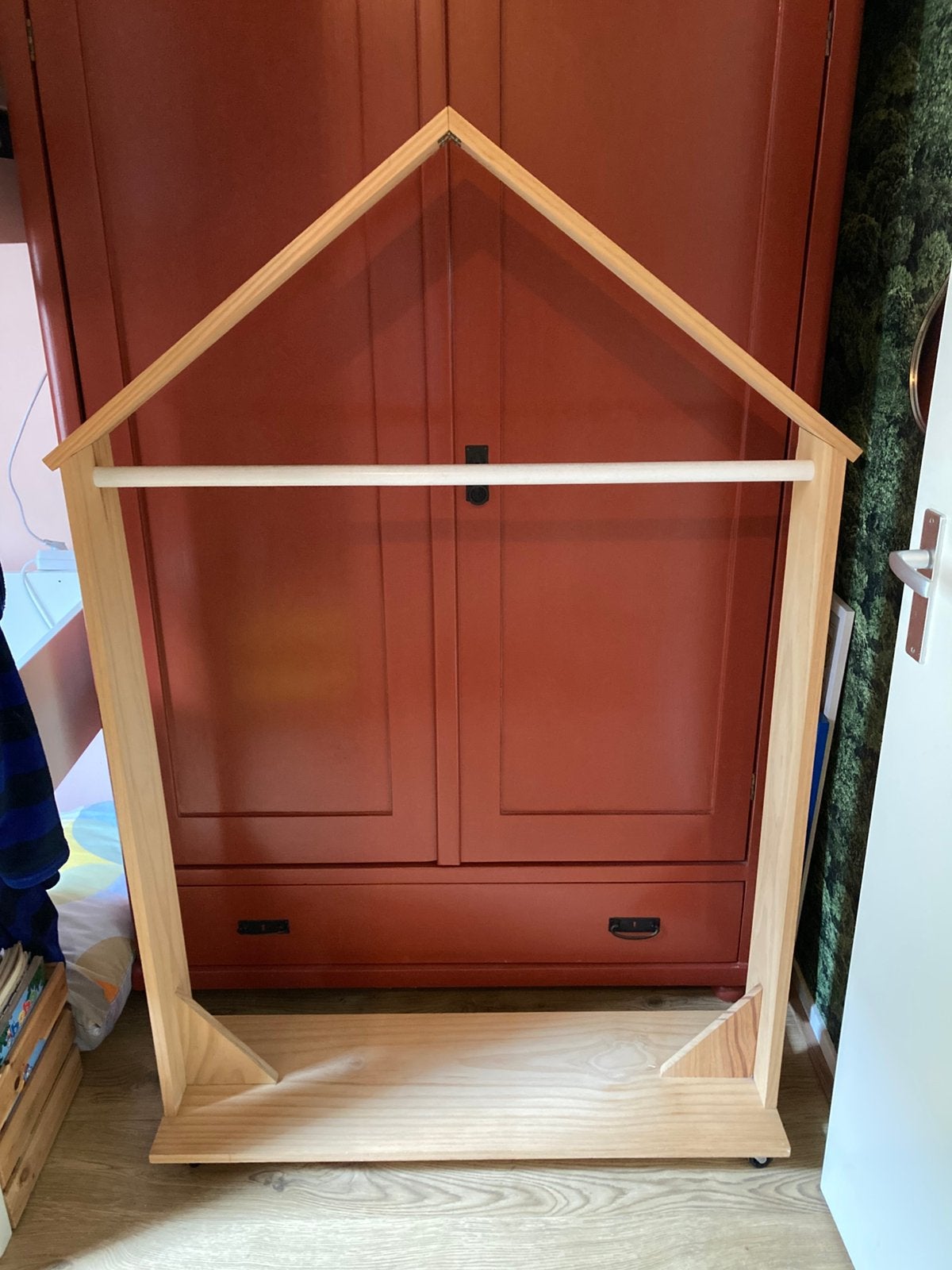 Kledingrek hout voor kinderkamer, Ophalen, Zo goed als nieuw, Opbergmeubel