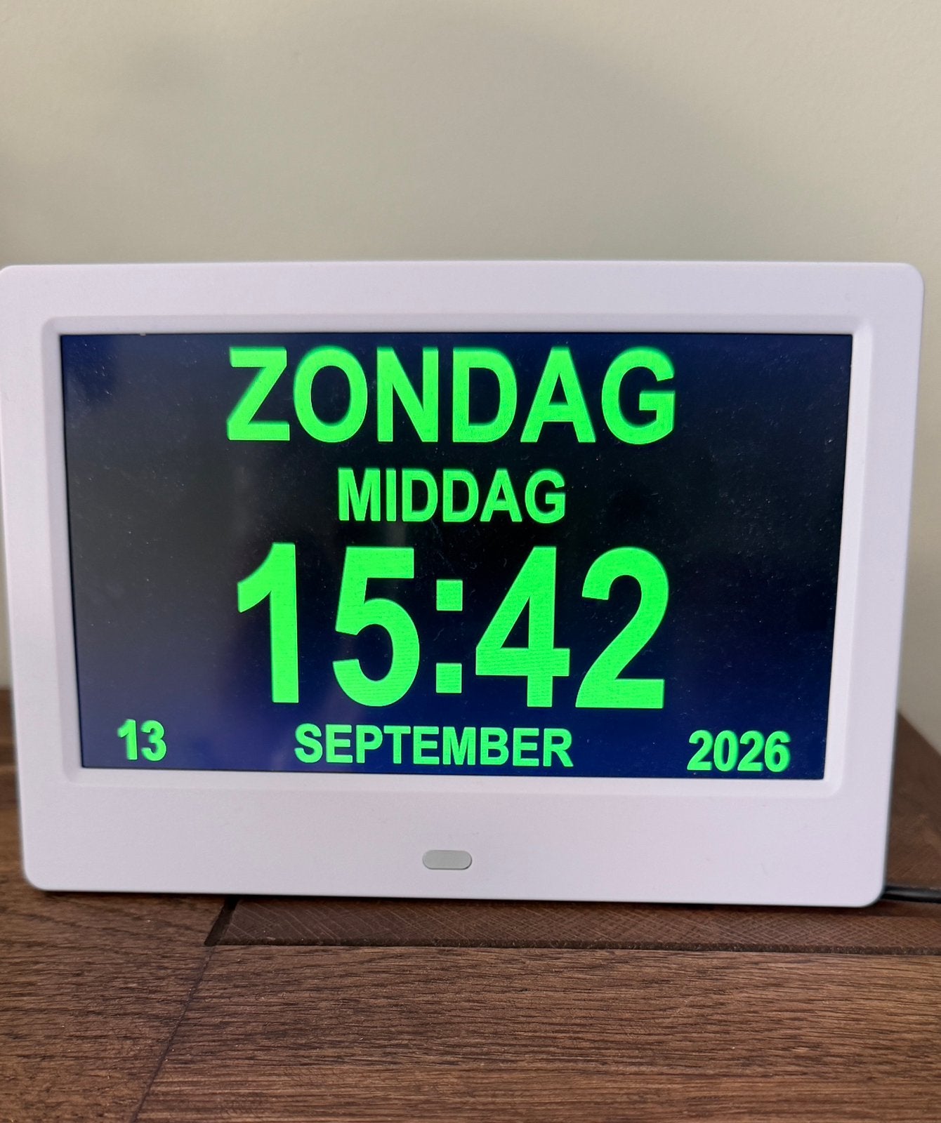 Digitale seniorenklok met duidelijke weergave, Wit, Ophalen of Verzenden, Zo goed als nieuw, Tafelklok