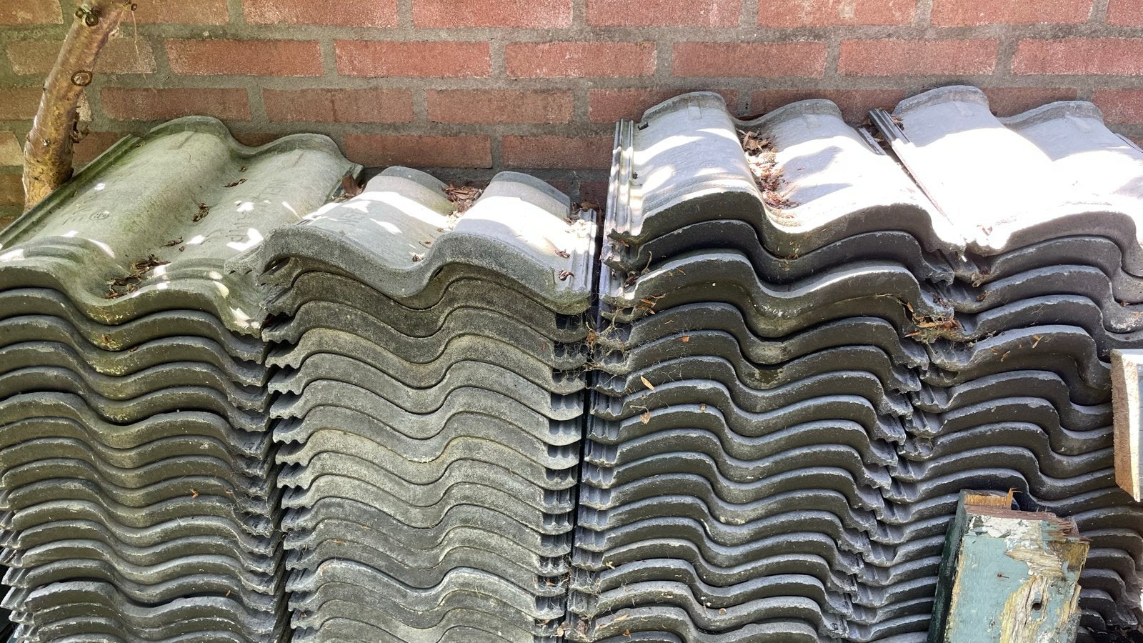 Betonnen dakpannen - Neeskamp S-Pfanne 33x42x3cm, Doe-het-zelf en Verbouw, Dakpannen en Dakbedekking, Overige materialen, Gebruikt