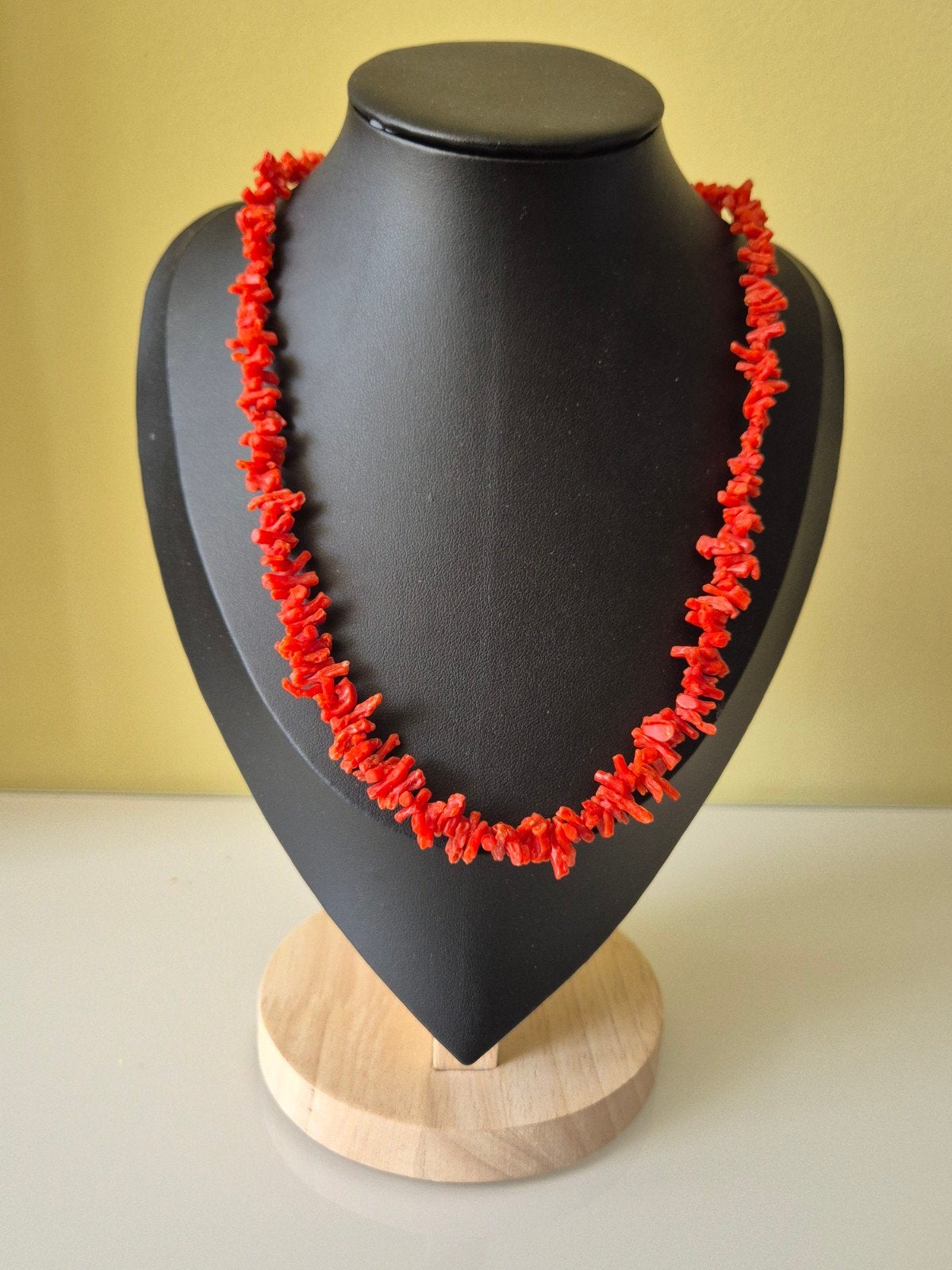 Vintage bloedkoraal ketting 47 cm lang, Gebruikt, Onbekend, Ophalen of Verzenden, Onbekend