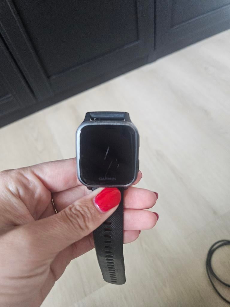 Garmin Venu Sq Music - GPS defect, verder in goede staat, Sieraden, Tassen en Uiterlijk, Sporthorloges, Gebruikt, Zwart, Garmin